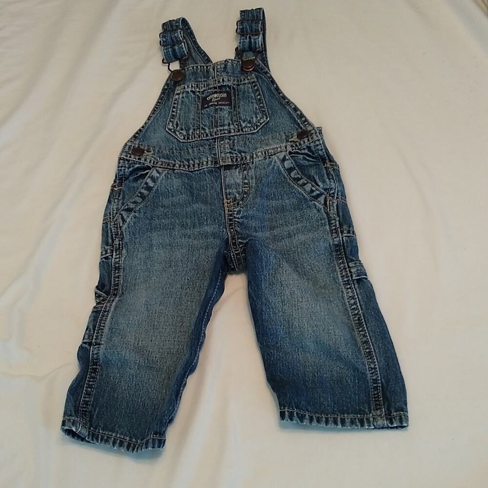 Oshkosh girls Size 9 months denim overalls.